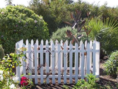 http://www.christinegiffen.com/files/gimgs/th-40_Lewis_Christine_Garden1.jpg